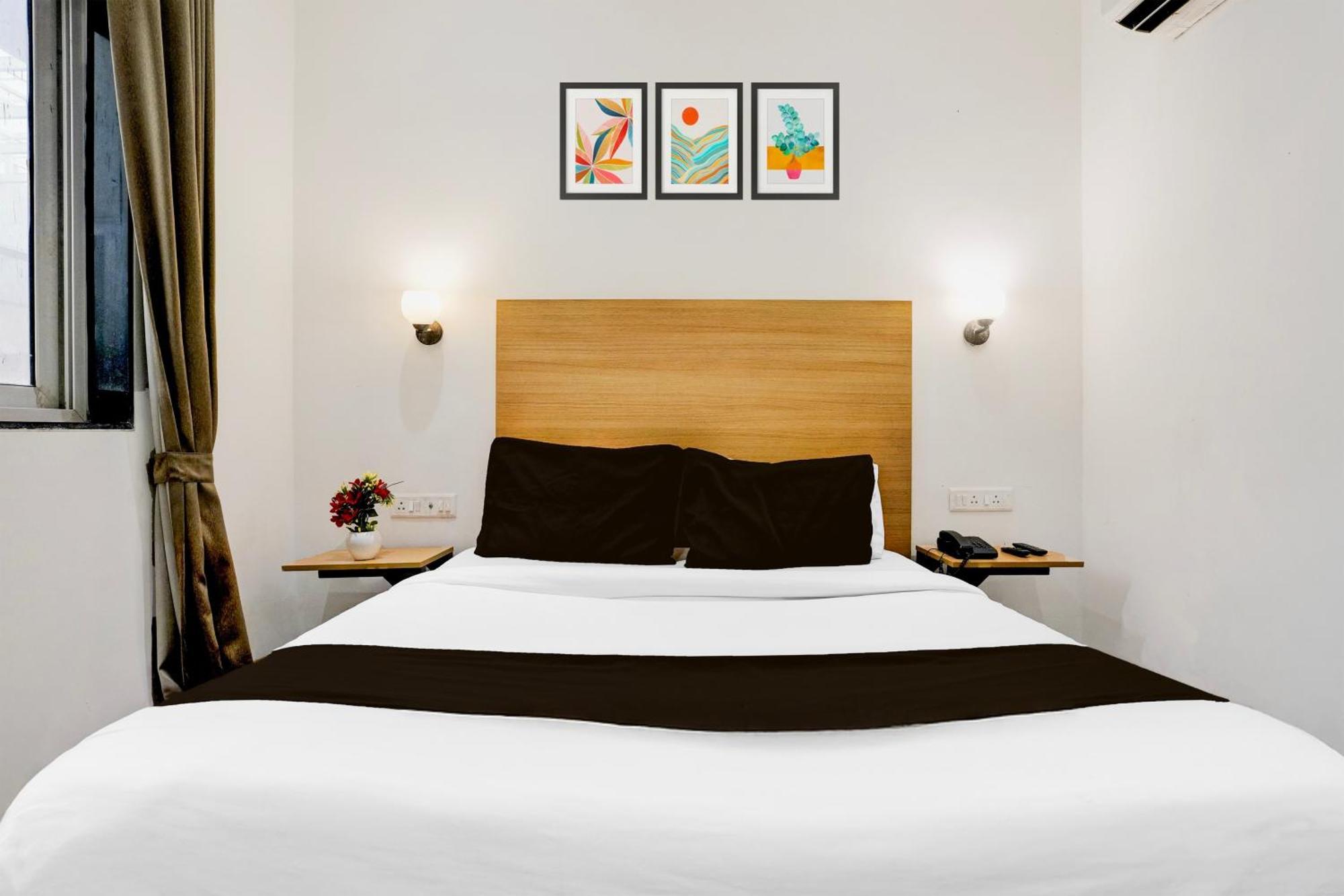 Super Townhouse Pbg Mall Vashi Turambhe Exterior photo